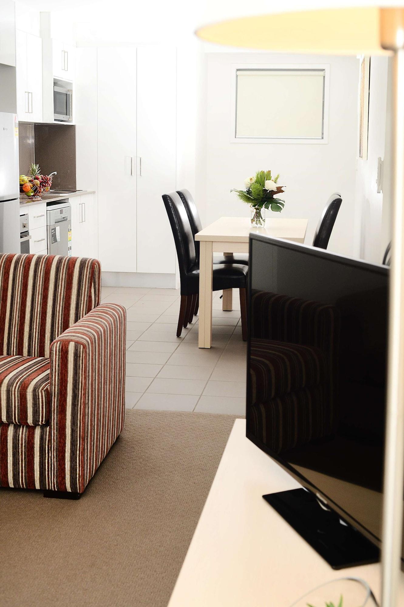 Oaks Moranbah Suites Exterior photo